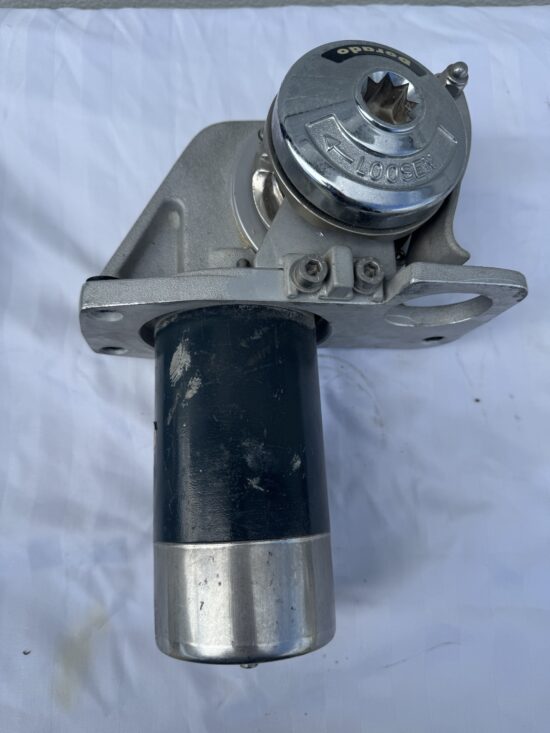Electric anchor windlass