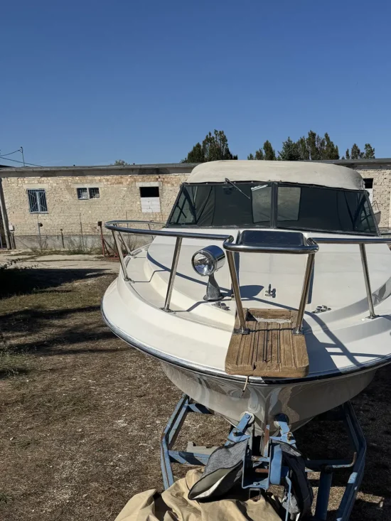 Regal Empress 200 XL Cuddy Cabin Motorboat